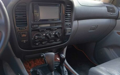 Toyota Land Cruiser 100 рестайлинг 2, 2000 год, 1 380 000 рублей, 20 фотография