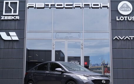 Hyundai Solaris II рестайлинг, 2021 год, 1 350 000 рублей, 1 фотография