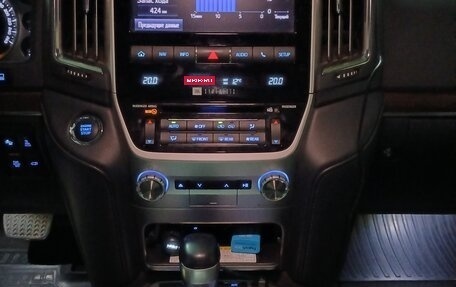 Toyota Land Cruiser 200, 2019 год, 7 700 000 рублей, 2 фотография