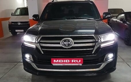 Toyota Land Cruiser 200, 2019 год, 7 700 000 рублей, 10 фотография
