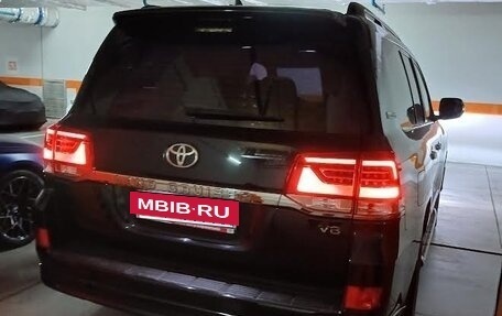 Toyota Land Cruiser 200, 2019 год, 7 700 000 рублей, 8 фотография