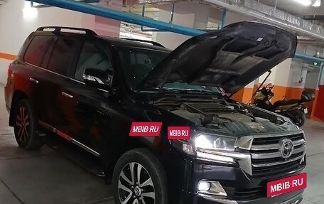 Toyota Land Cruiser 200, 2019 год, 7 700 000 рублей, 16 фотография