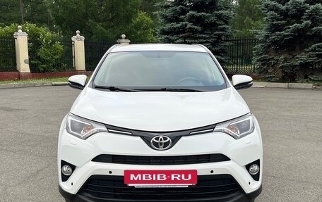 Toyota RAV4, 2016 год, 2 450 000 рублей, 2 фотография