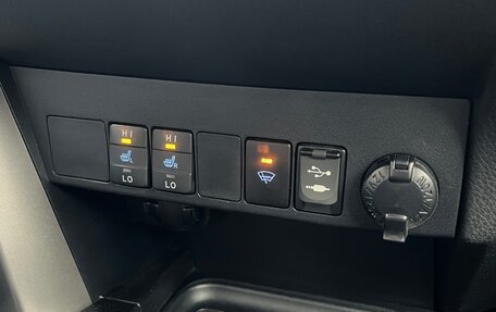 Toyota RAV4, 2016 год, 2 450 000 рублей, 26 фотография