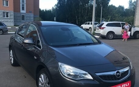 Opel Astra J, 2011 год, 770 000 рублей, 2 фотография
