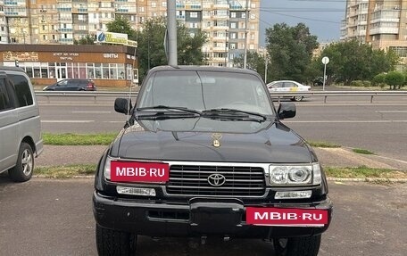 Toyota Land Cruiser 80 рестайлинг, 1996 год, 1 750 000 рублей, 2 фотография