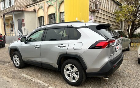 Toyota RAV4, 2019 год, 3 679 000 рублей, 2 фотография