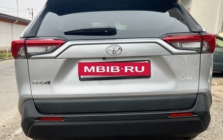 Toyota RAV4, 2019 год, 3 679 000 рублей, 4 фотография