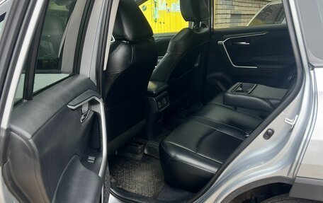 Toyota RAV4, 2019 год, 3 679 000 рублей, 9 фотография