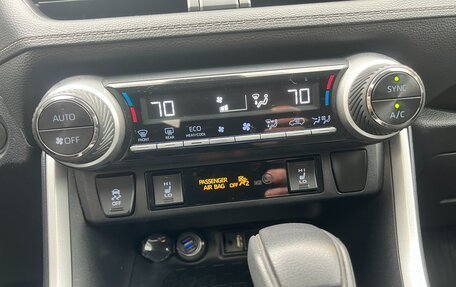 Toyota RAV4, 2019 год, 3 679 000 рублей, 13 фотография