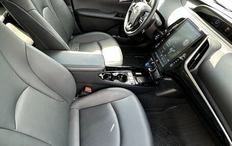 Toyota Prius IV XW50, 2020 год, 2 400 000 рублей, 13 фотография