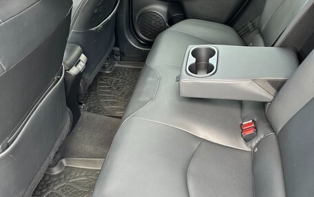Toyota Prius IV XW50, 2020 год, 2 400 000 рублей, 14 фотография