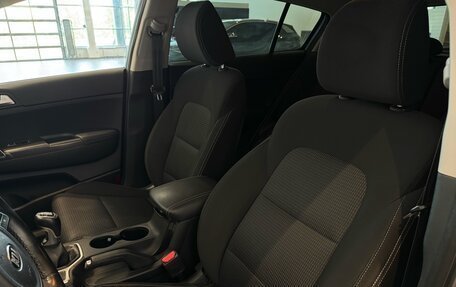 KIA Sportage IV рестайлинг, 2019 год, 1 890 000 рублей, 28 фотография