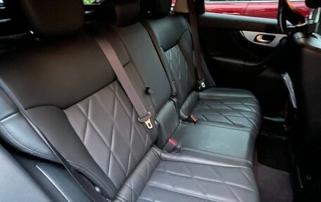 Infiniti QX70, 2013 год, 2 630 000 рублей, 8 фотография