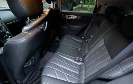 Infiniti QX70, 2013 год, 2 630 000 рублей, 9 фотография