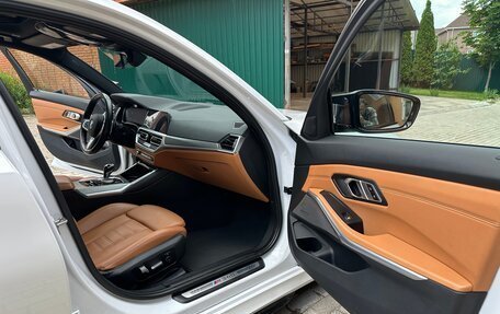 BMW 3 серия, 2019 год, 4 890 000 рублей, 27 фотография
