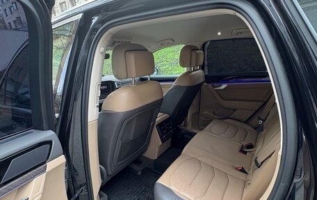 Volkswagen Touareg III, 2018 год, 4 950 000 рублей, 24 фотография