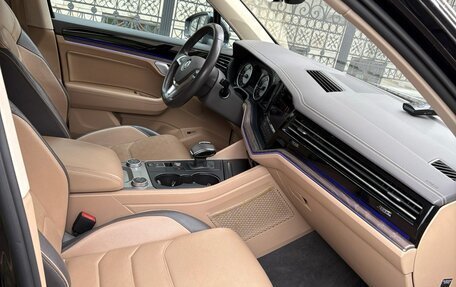 Volkswagen Touareg III, 2018 год, 4 950 000 рублей, 21 фотография