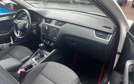 Skoda Octavia, 2018 год, 1 999 900 рублей, 15 фотография