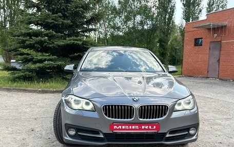 BMW 5 серия, 2015 год, 2 400 000 рублей, 2 фотография