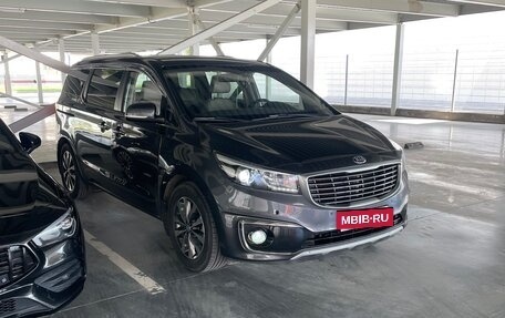 KIA Carnival III, 2017 год, 2 190 000 рублей, 3 фотография