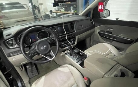 KIA Carnival III, 2017 год, 2 190 000 рублей, 6 фотография