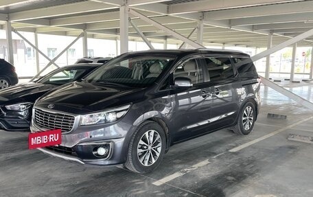 KIA Carnival III, 2017 год, 2 190 000 рублей, 2 фотография