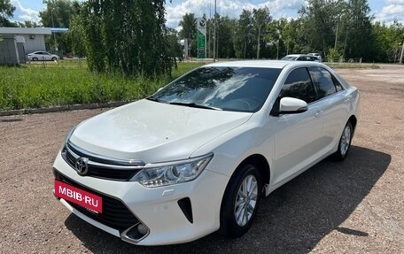 Toyota Camry, 2015 год, 1 885 000 рублей, 2 фотография