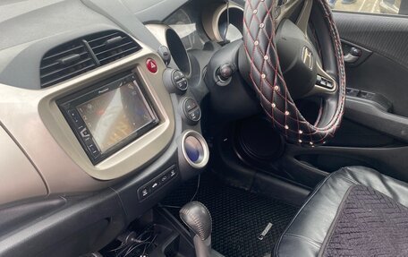 Honda Fit III, 2010 год, 750 000 рублей, 6 фотография