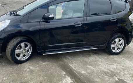 Honda Fit III, 2010 год, 750 000 рублей, 3 фотография