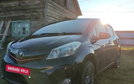 Toyota Vitz, 2013 год, 750 000 рублей, 1 фотография