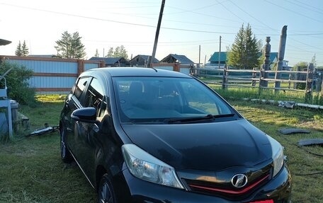 Toyota Vitz, 2013 год, 750 000 рублей, 3 фотография