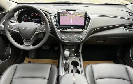 Chevrolet Malibu IX, 2022 год, 1 550 000 рублей, 10 фотография