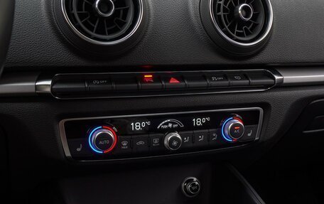 Audi A3, 2019 год, 2 370 000 рублей, 13 фотография