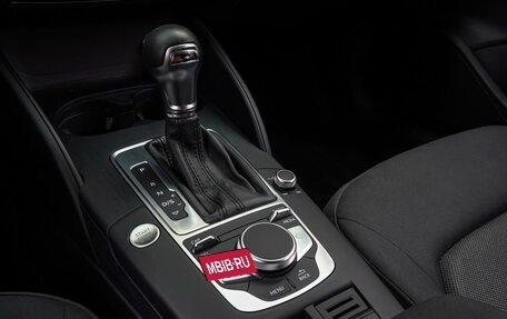 Audi A3, 2019 год, 2 370 000 рублей, 14 фотография