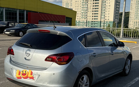 Opel Astra J, 2011 год, 620 000 рублей, 4 фотография