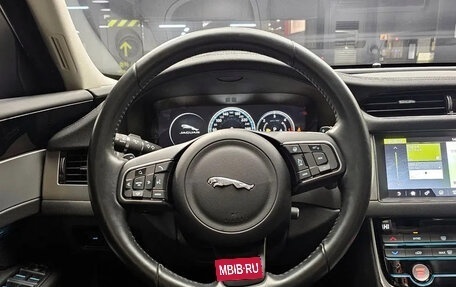 Jaguar XF II, 2017 год, 1 849 000 рублей, 8 фотография