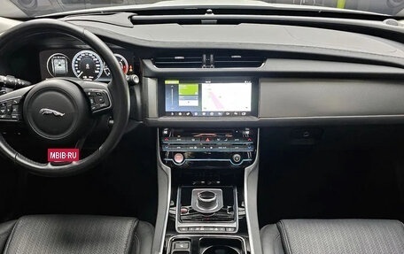 Jaguar XF II, 2017 год, 1 849 000 рублей, 7 фотография