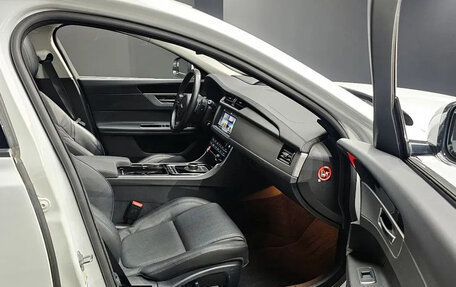 Jaguar XF II, 2017 год, 1 849 000 рублей, 14 фотография