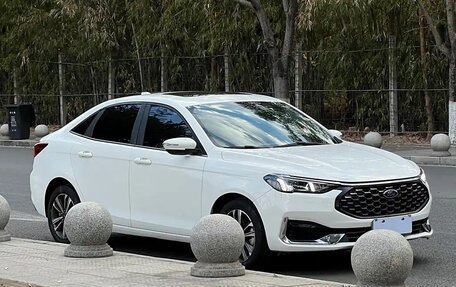 Ford Escort, 2021 год, 1 065 100 рублей, 2 фотография