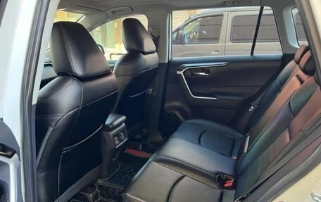 Toyota RAV4, 2022 год, 3 100 000 рублей, 7 фотография