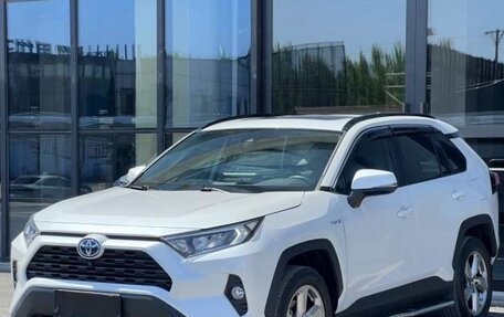 Toyota RAV4, 2022 год, 3 100 000 рублей, 3 фотография