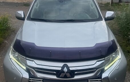 Mitsubishi Pajero Sport III рестайлинг, 2018 год, 3 500 000 рублей, 1 фотография