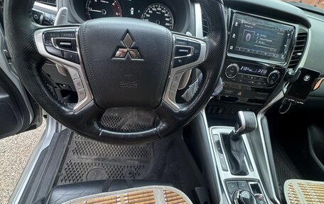 Mitsubishi Pajero Sport III рестайлинг, 2018 год, 3 500 000 рублей, 5 фотография