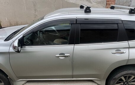 Mitsubishi Pajero Sport III рестайлинг, 2018 год, 3 500 000 рублей, 3 фотография