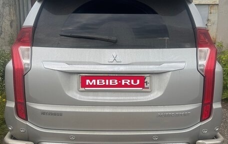 Mitsubishi Pajero Sport III рестайлинг, 2018 год, 3 500 000 рублей, 4 фотография