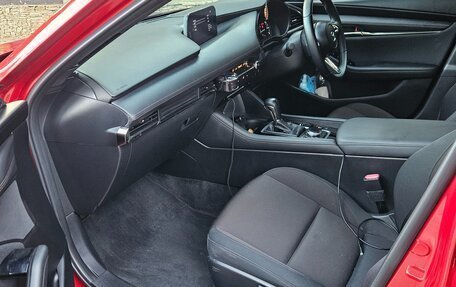 Mazda 3, 2019 год, 1 750 000 рублей, 14 фотография