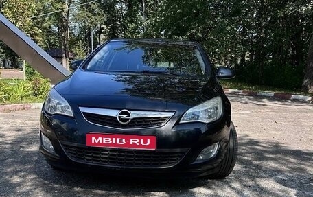 Opel Astra J, 2011 год, 600 000 рублей, 2 фотография