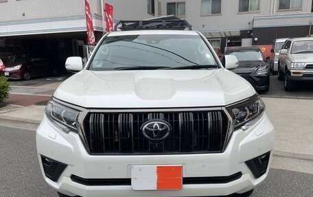 Toyota Land Cruiser Prado 150 рестайлинг 2, 2021 год, 3 482 000 рублей, 2 фотография