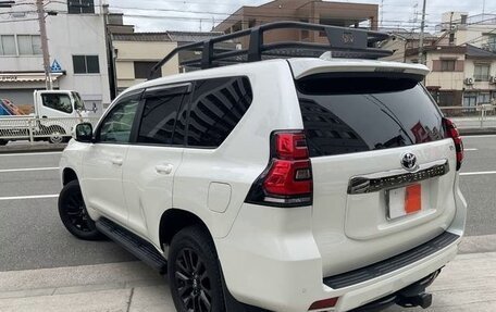 Toyota Land Cruiser Prado 150 рестайлинг 2, 2021 год, 3 482 000 рублей, 5 фотография